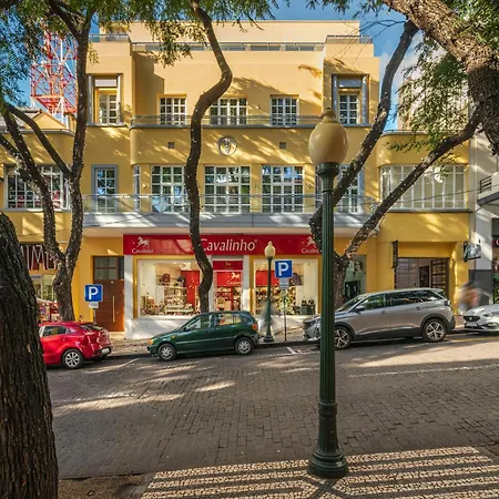 Art Deco Apartments, * 丰沙尔