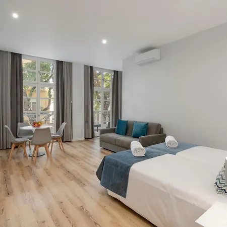 Art Deco Apartments, Daire *