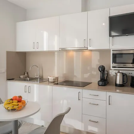 דירה Art Deco Apartments, *